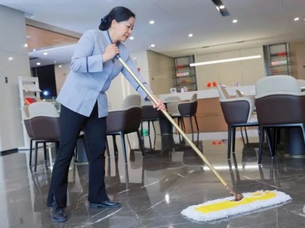 广州物业保洁外包利弊分析：企业如何避坑与选择